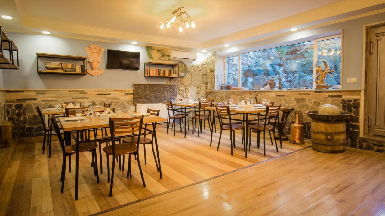 Wine Symphony Boutique Hotel Tbilisi Buitenkant foto